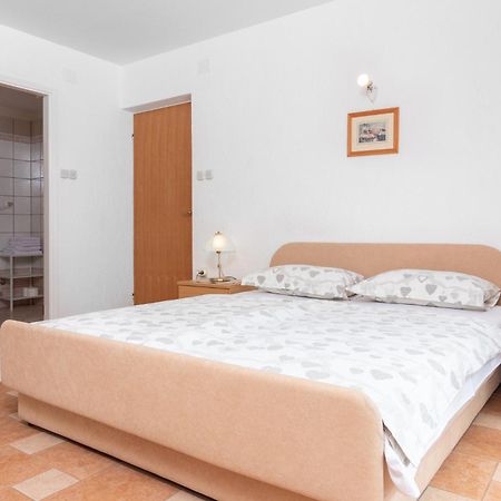 Villa Paradiso Punat Buitenkant foto