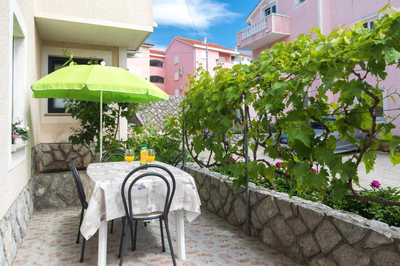 Villa Paradiso Punat Buitenkant foto