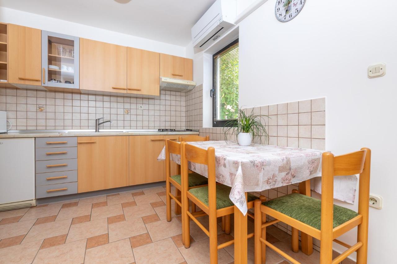 Villa Paradiso Punat Buitenkant foto
