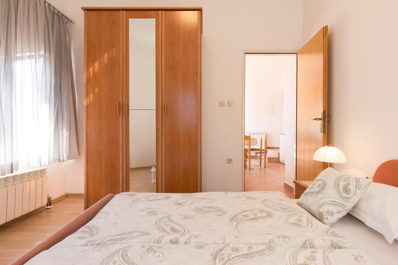 Villa Paradiso Punat Buitenkant foto