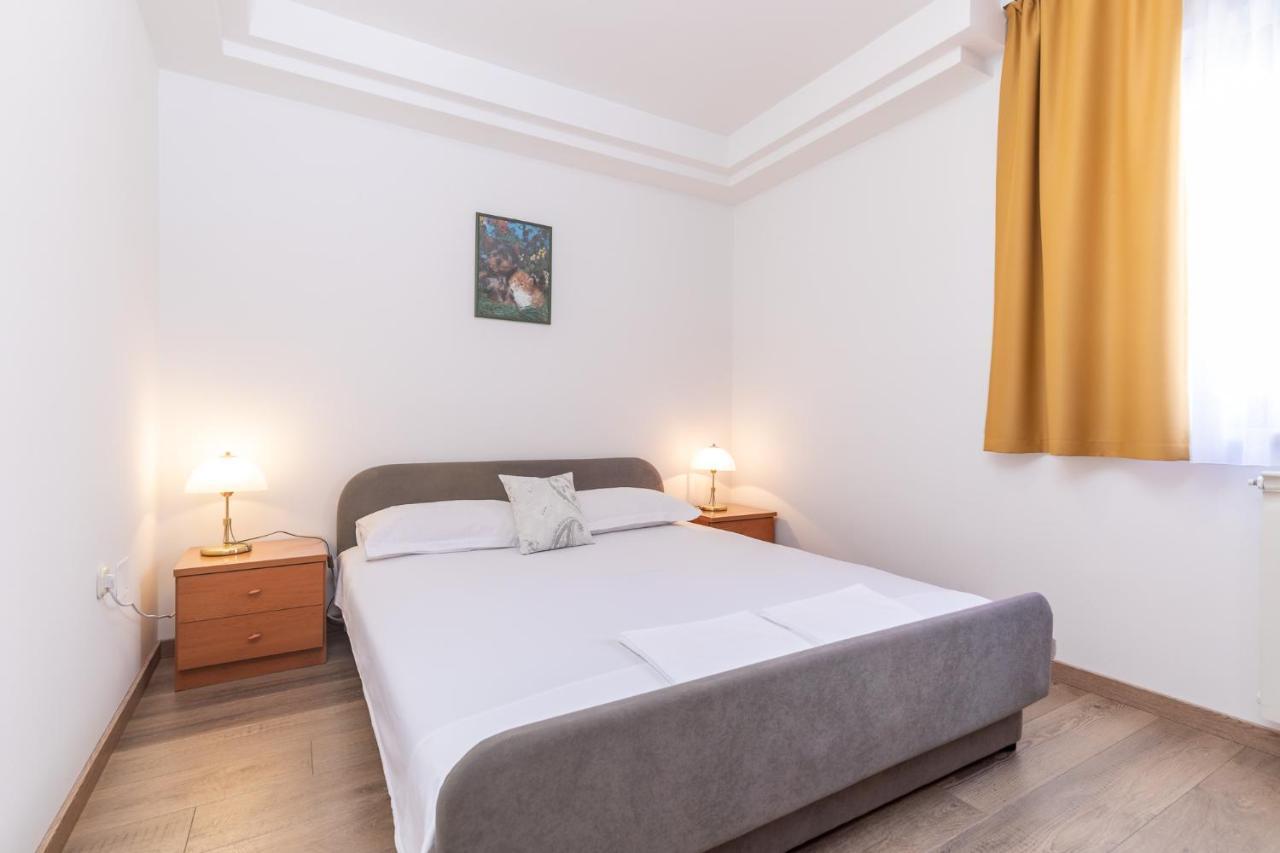 Villa Paradiso Punat Buitenkant foto