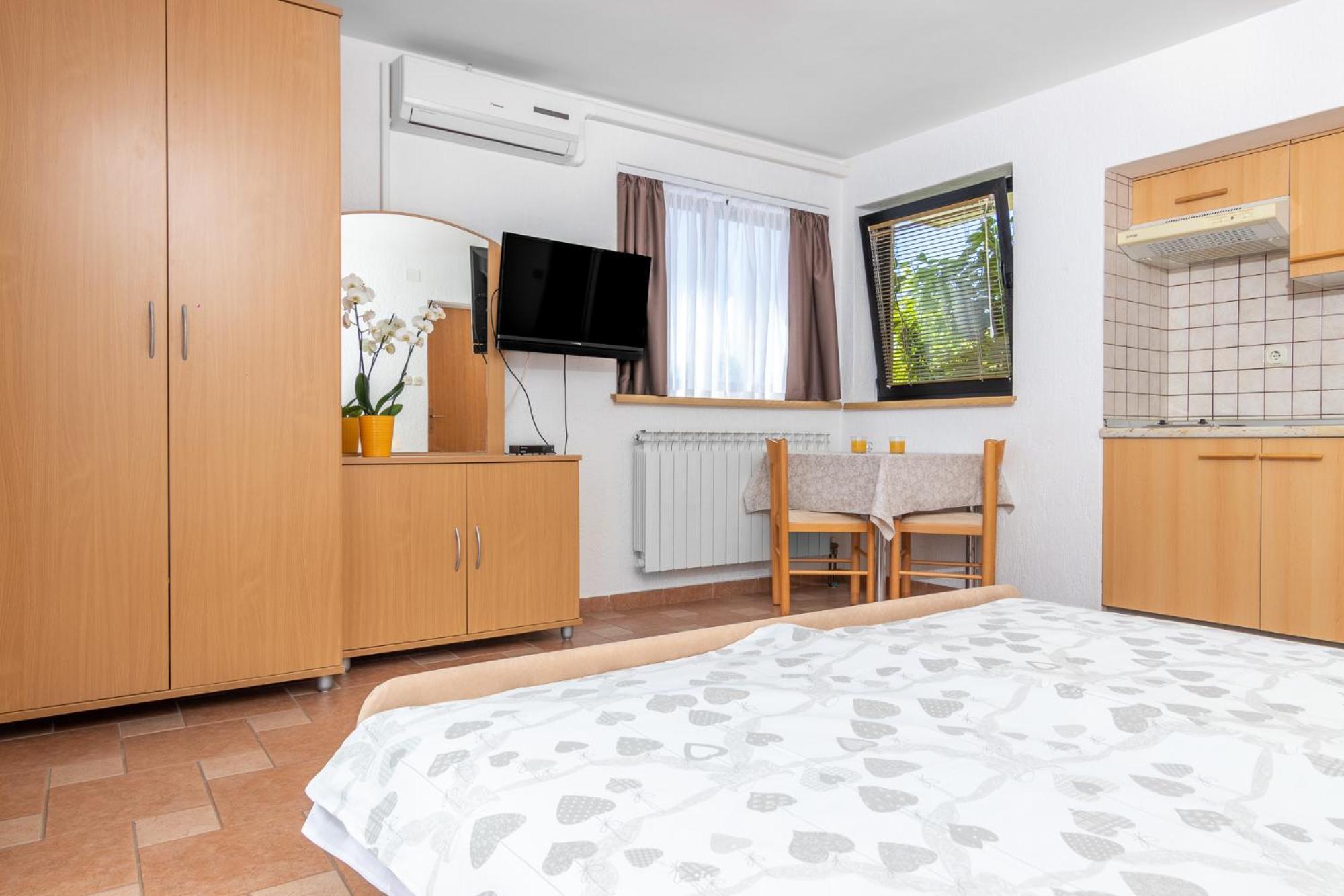 Villa Paradiso Punat Buitenkant foto